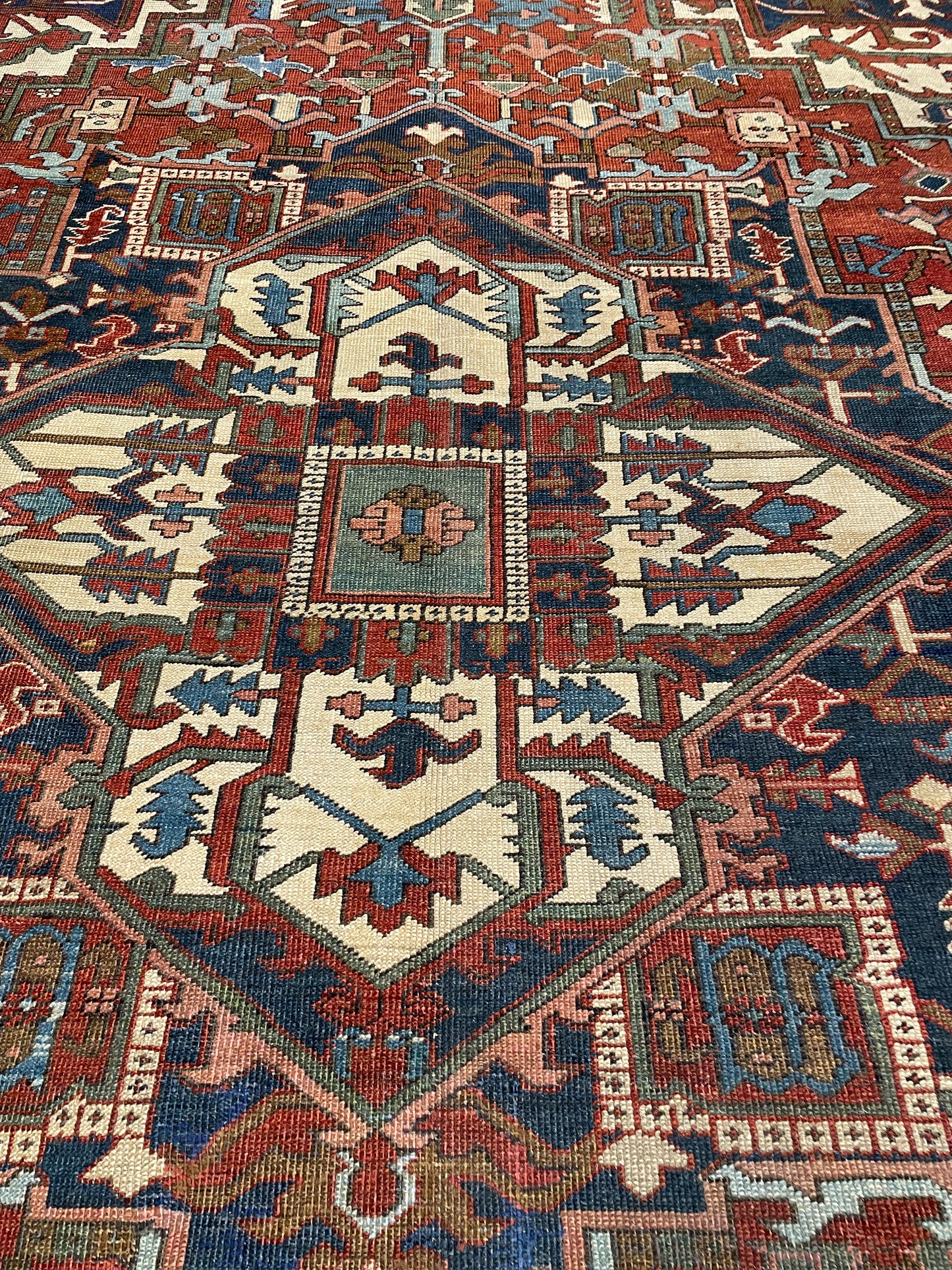 Hand-Knotted Wool Rug Heriz Serapi 9'6" x 12'