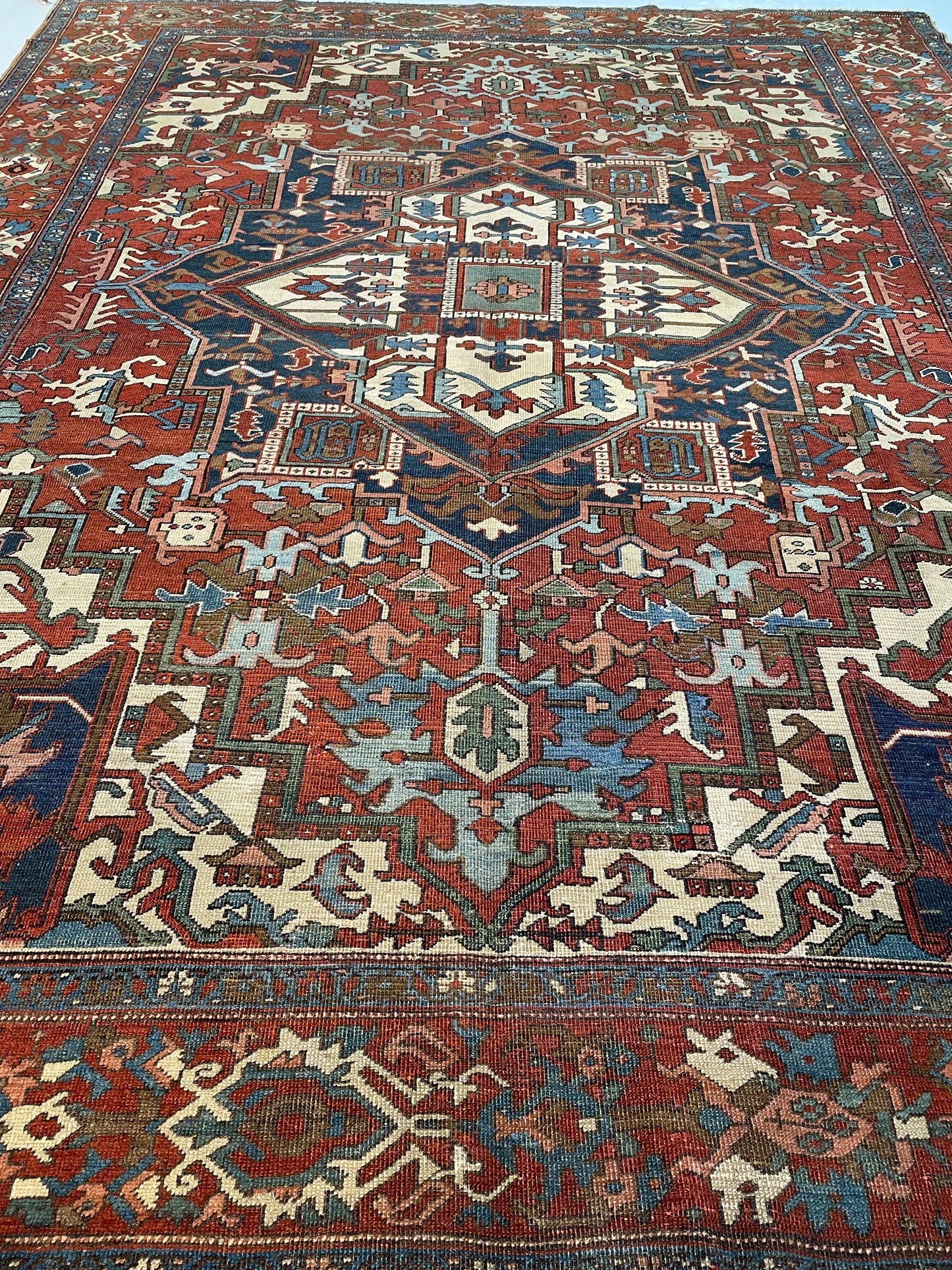 Hand-Knotted Wool Rug Heriz Serapi 9'6" x 12'