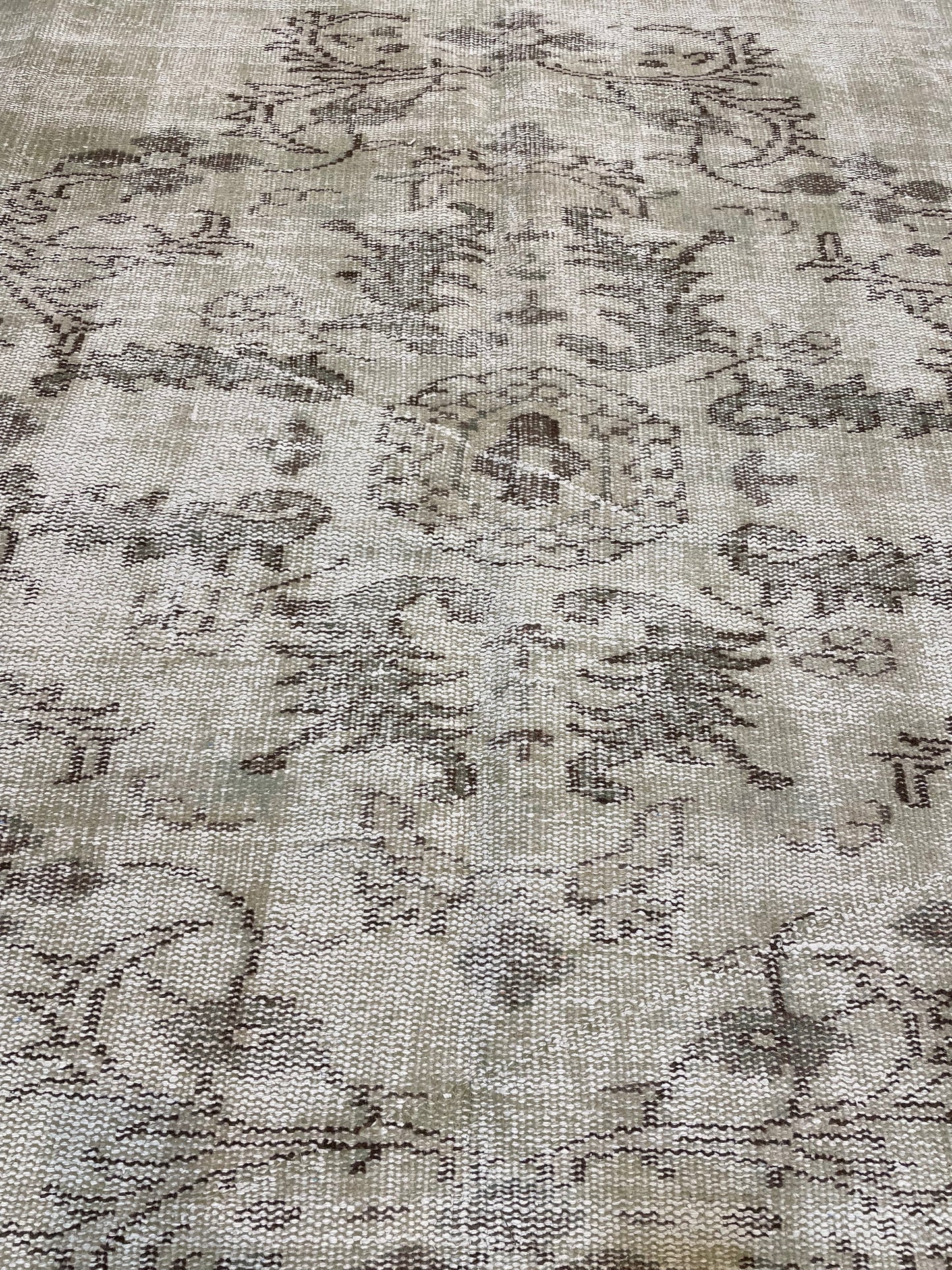 Hand-Knotted Wool Rug Turkish Oushak 6'7" x 9'9"