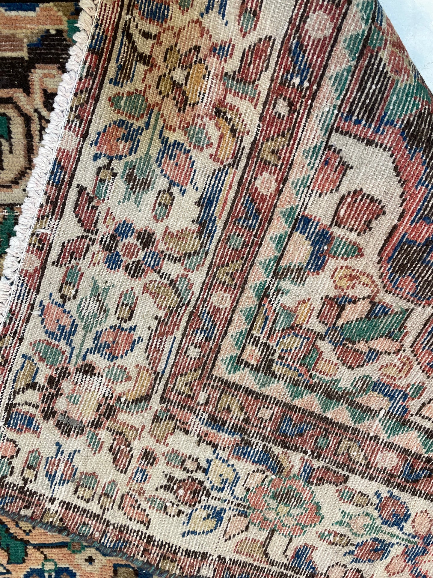 Hand-Knotted Wool Rug Mahal 5'1" x 5'8"