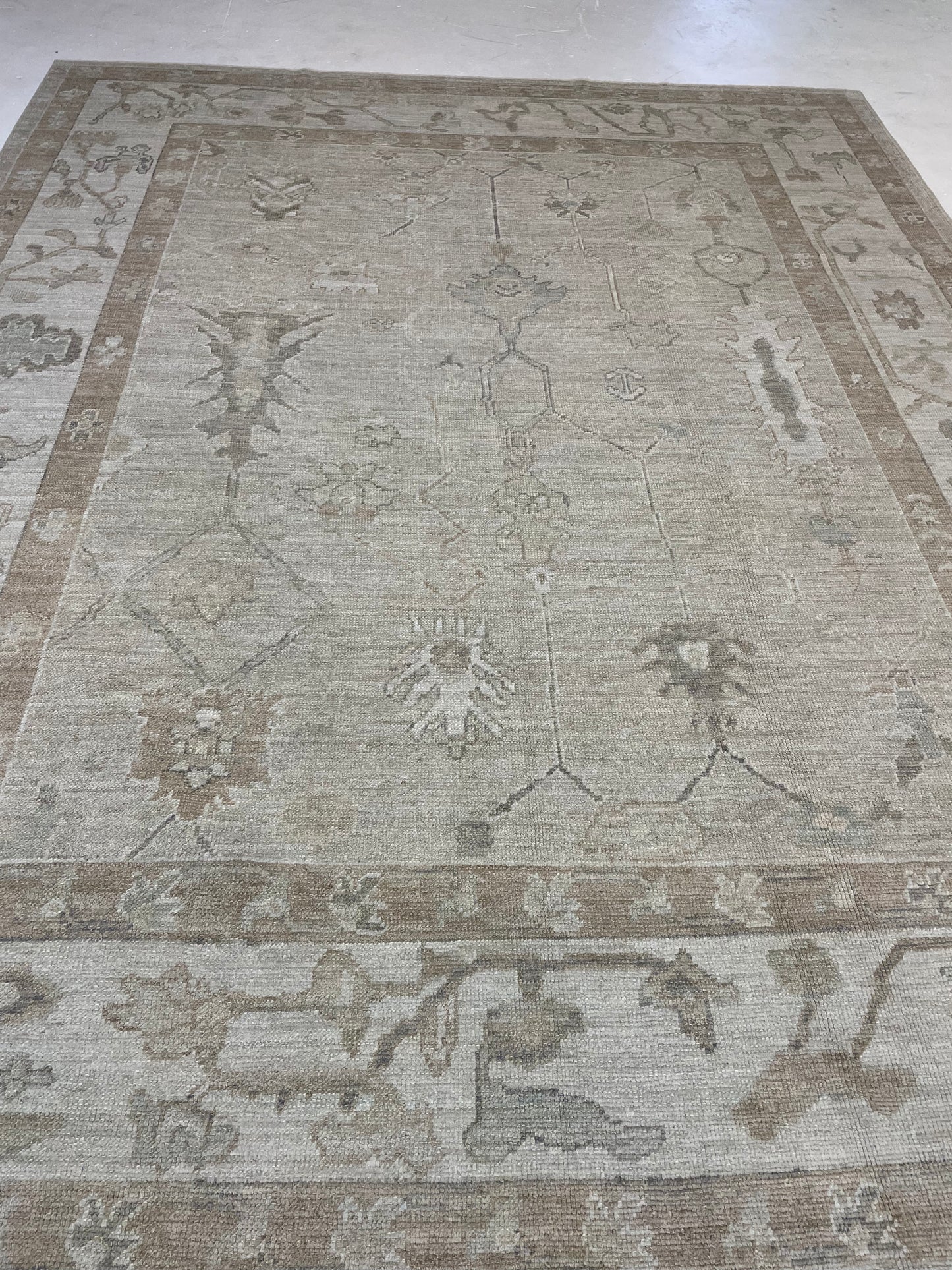 Hand-Knotted Wool Rug Turkish Oushak 8'3" x 10'6"