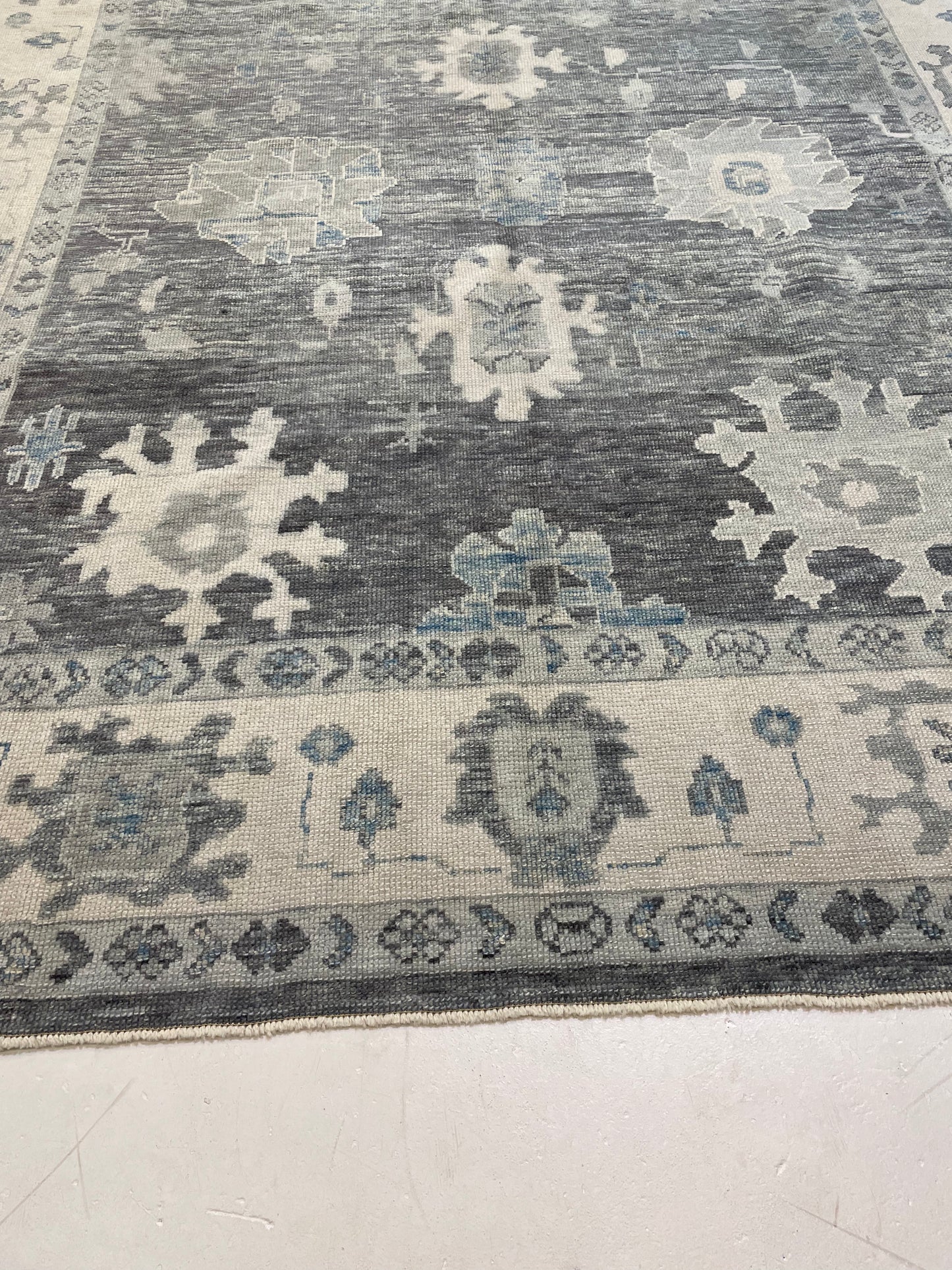 Hand-Knotted Wool Rug Turkish Oushak 8'2" x 10'5"