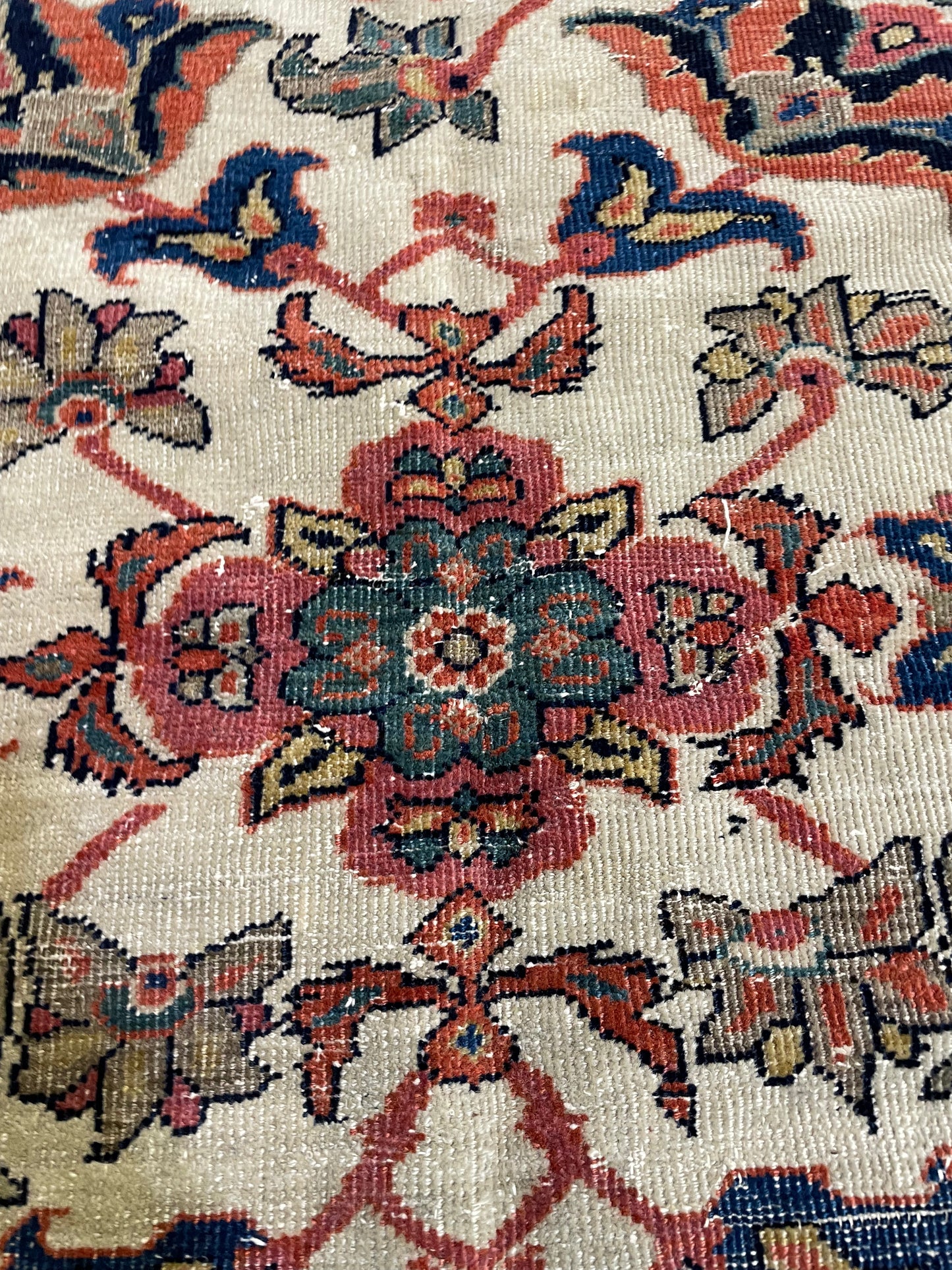 Hand-Knotted Wool Rug Sarogh Farahan 4'5" x 6'5"