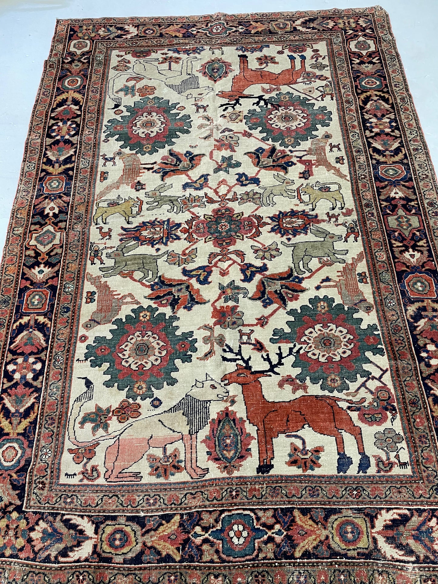 Hand-Knotted Wool Rug Sarogh Farahan 4'5" x 6'5"