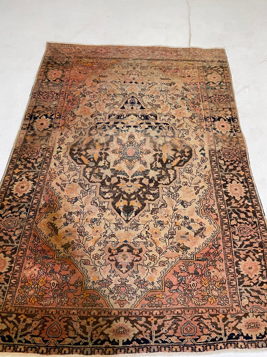 Hand-Knotted Wool Rug Sarouk Farahan 3'4" x 5'4"