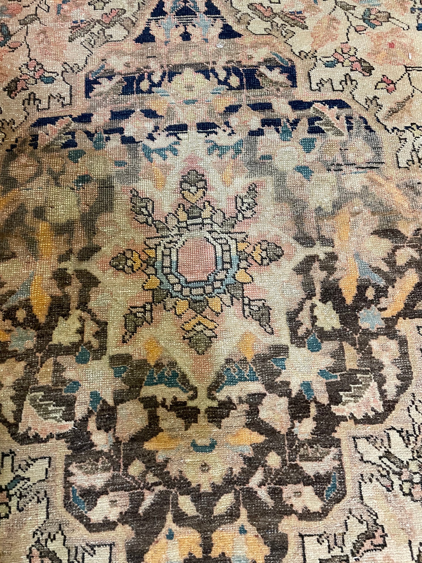 Hand-Knotted Wool Rug Sarouk Farahan 3'4" x 5'4"