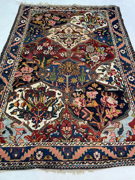 Hand-Knotted Wool Rug Bakhtiari 4'7" x 6'7"