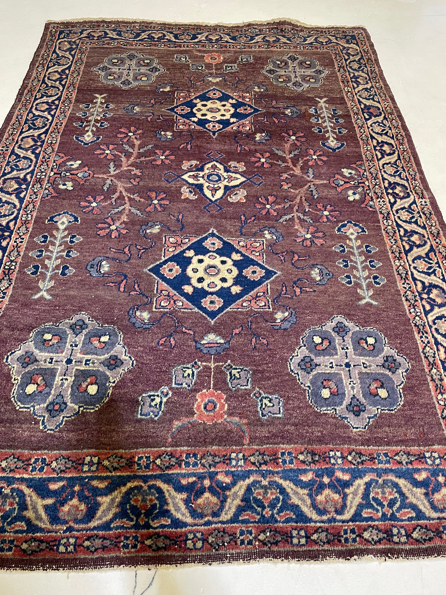 Hand-Knotted Wool Rug Mahal 4'6" x 6'7"