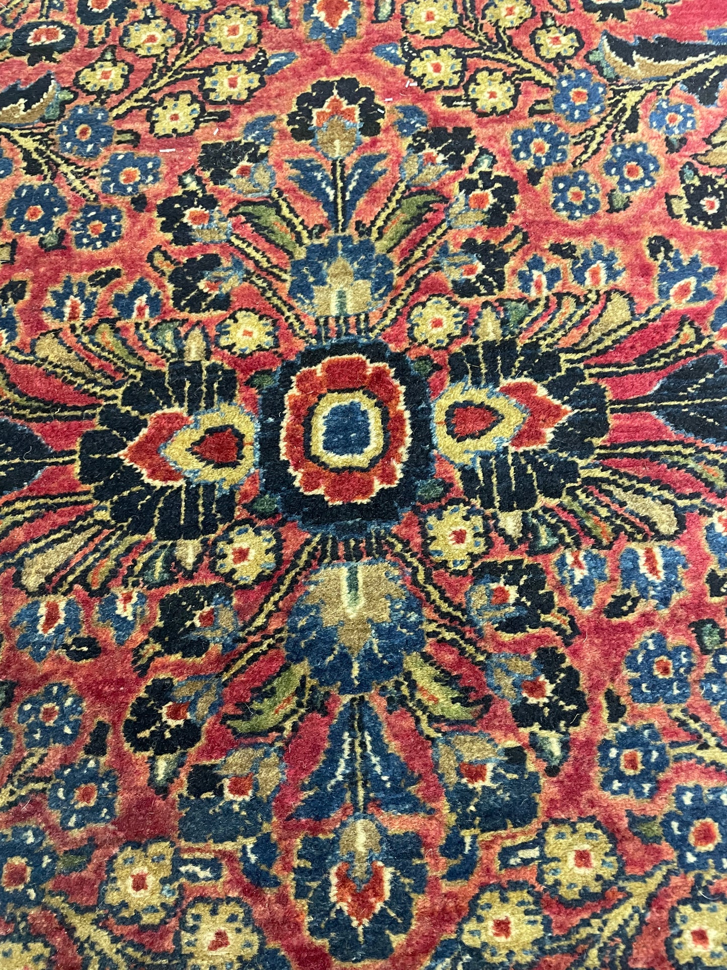Hand-Knotted Wool Rug Sarouk 3'7" x 5'1"