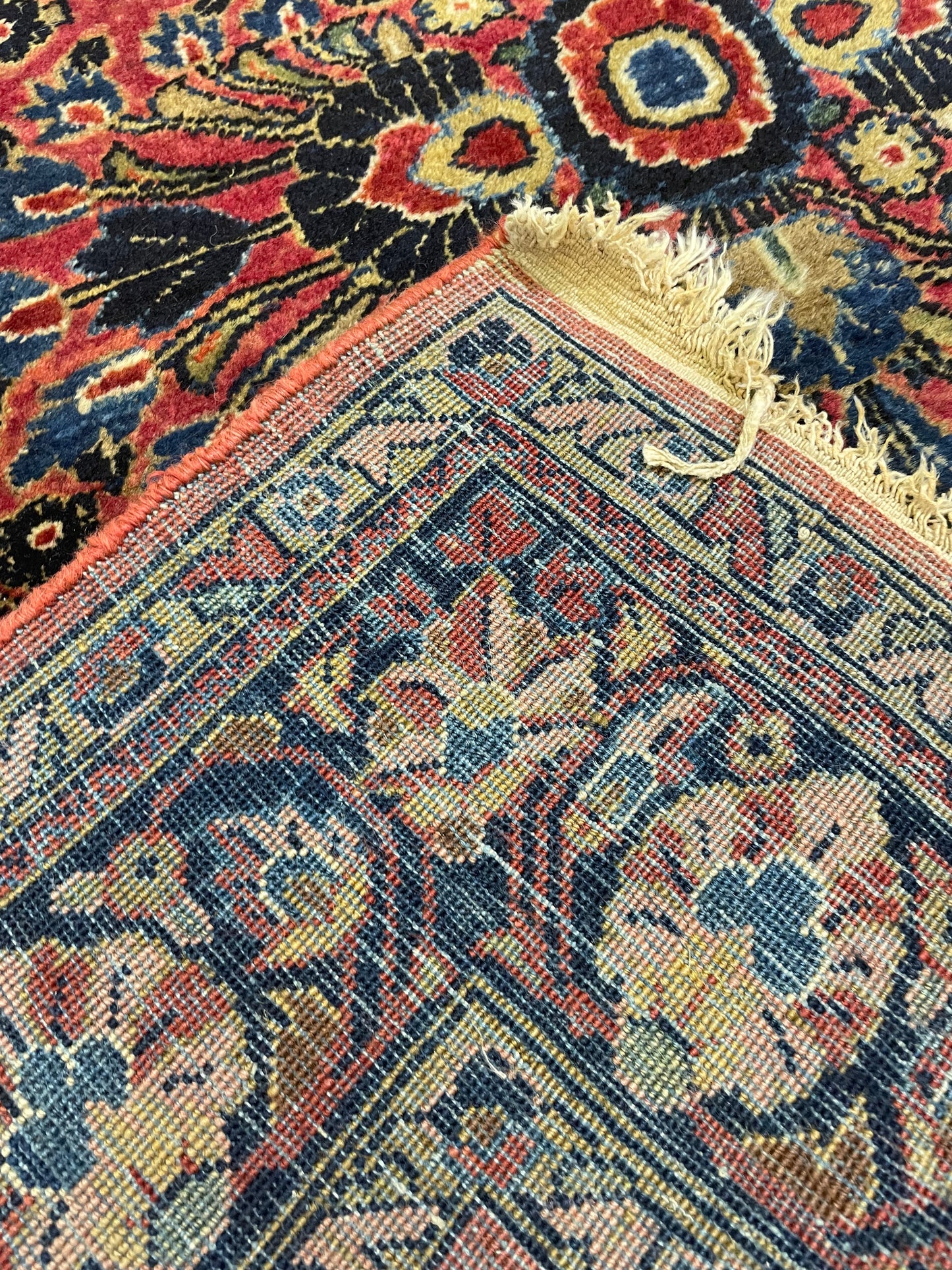 Hand-Knotted Wool Rug Sarouk 3'7" x 5'1"