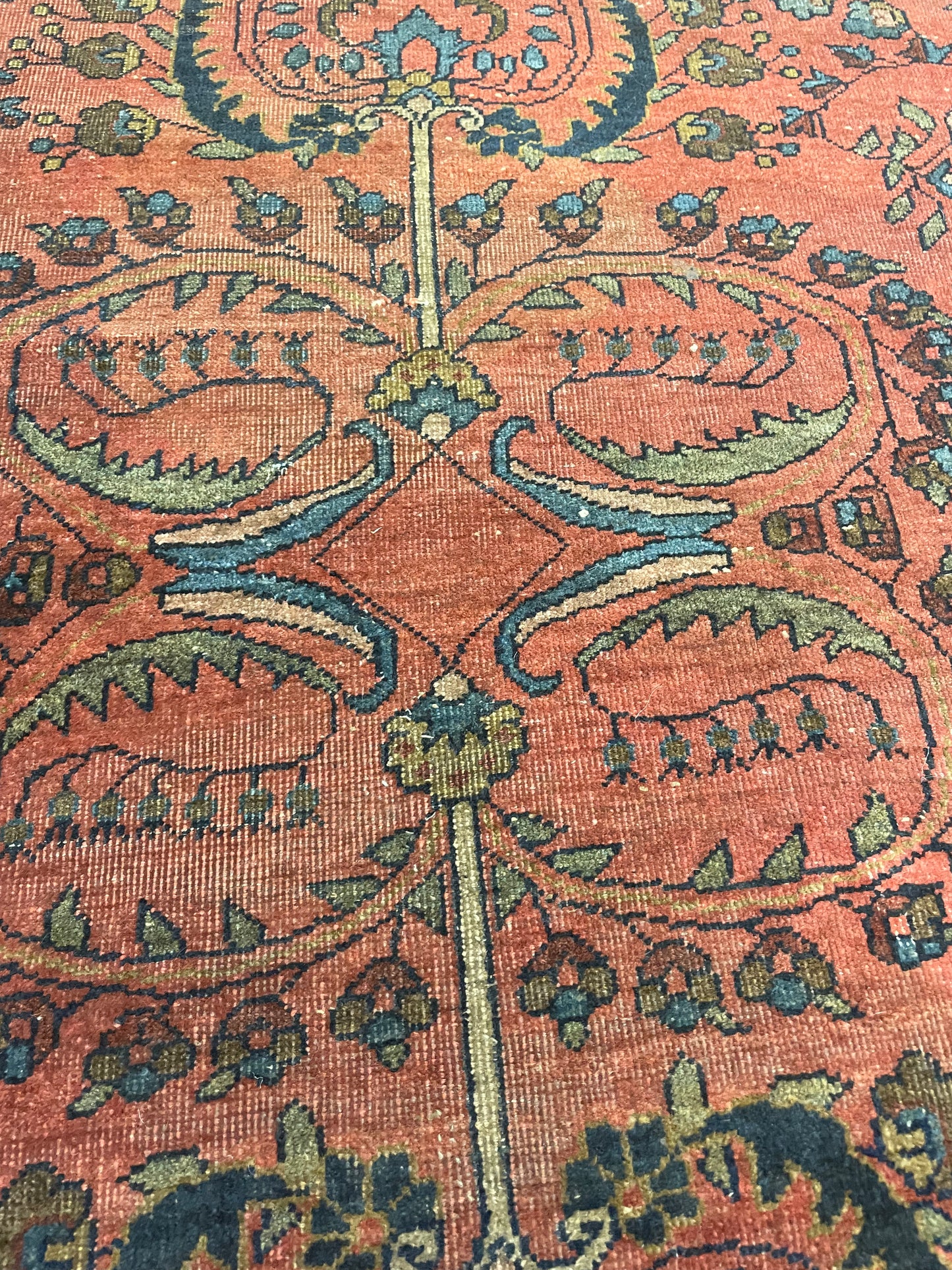 Hand-Knotted Wool Rug Sarouk 3' x 5'