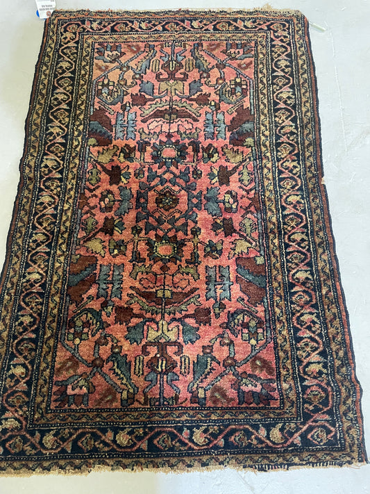 Hand-Knotted Wool Rug Farahan 2'5" x 3'9"