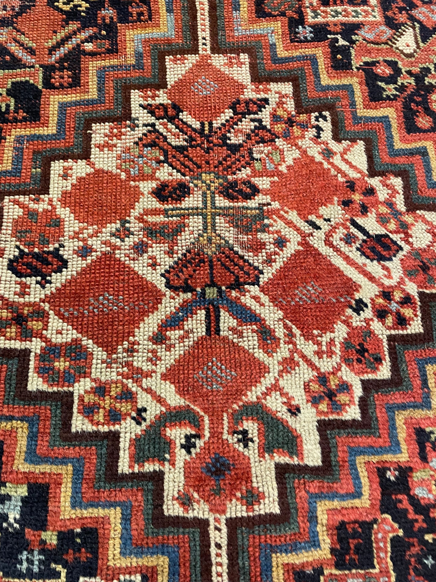 Hand-Knotted Wool Rug Qashqai Khamseh 4'3" x 6'3"