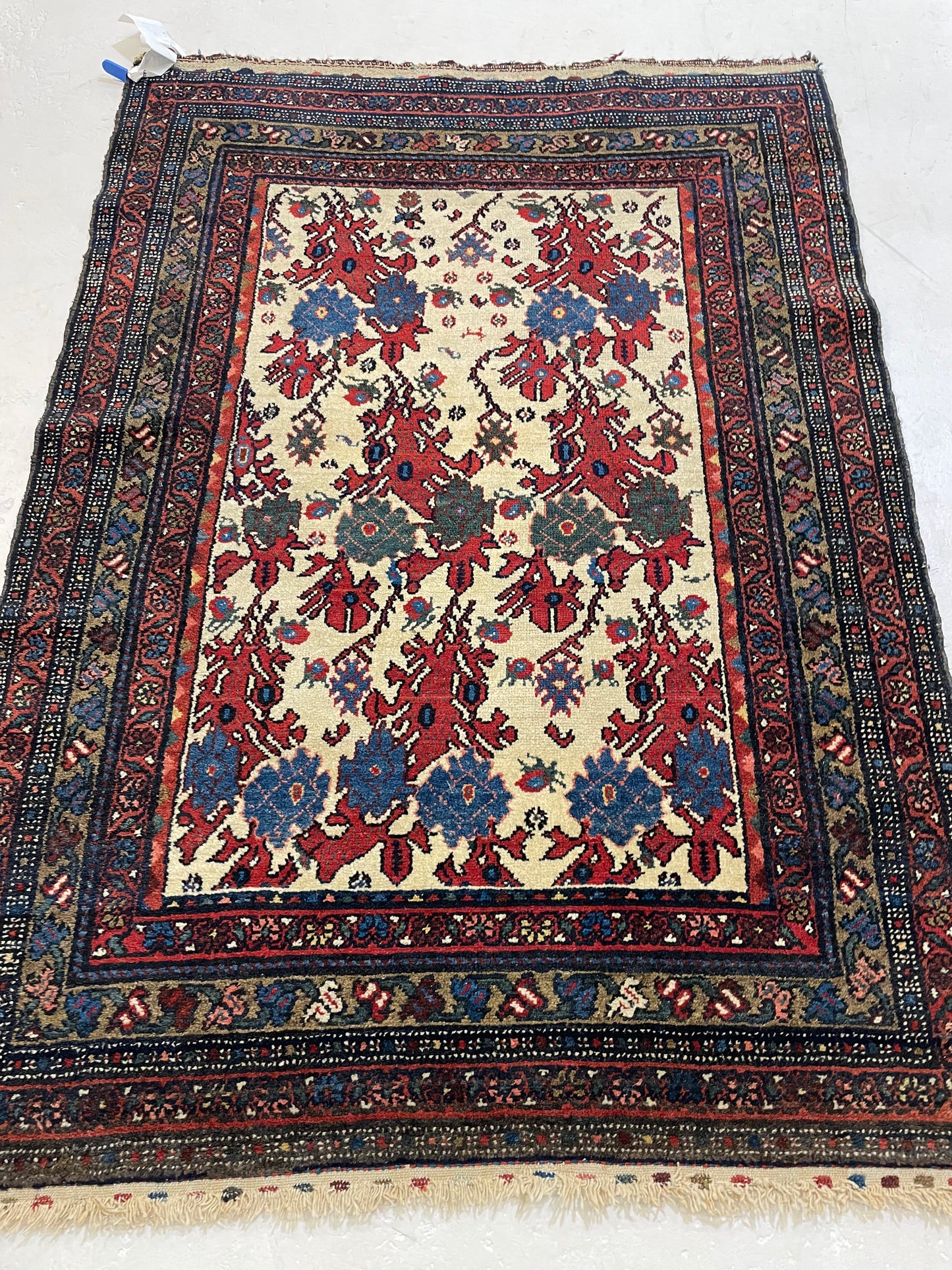 Hand-Knotted Wool Rug Farahan 3'3" x 4'6"