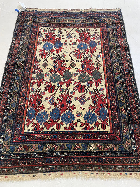 Hand-Knotted Wool Rug Farahan 3'3" x 4'6"