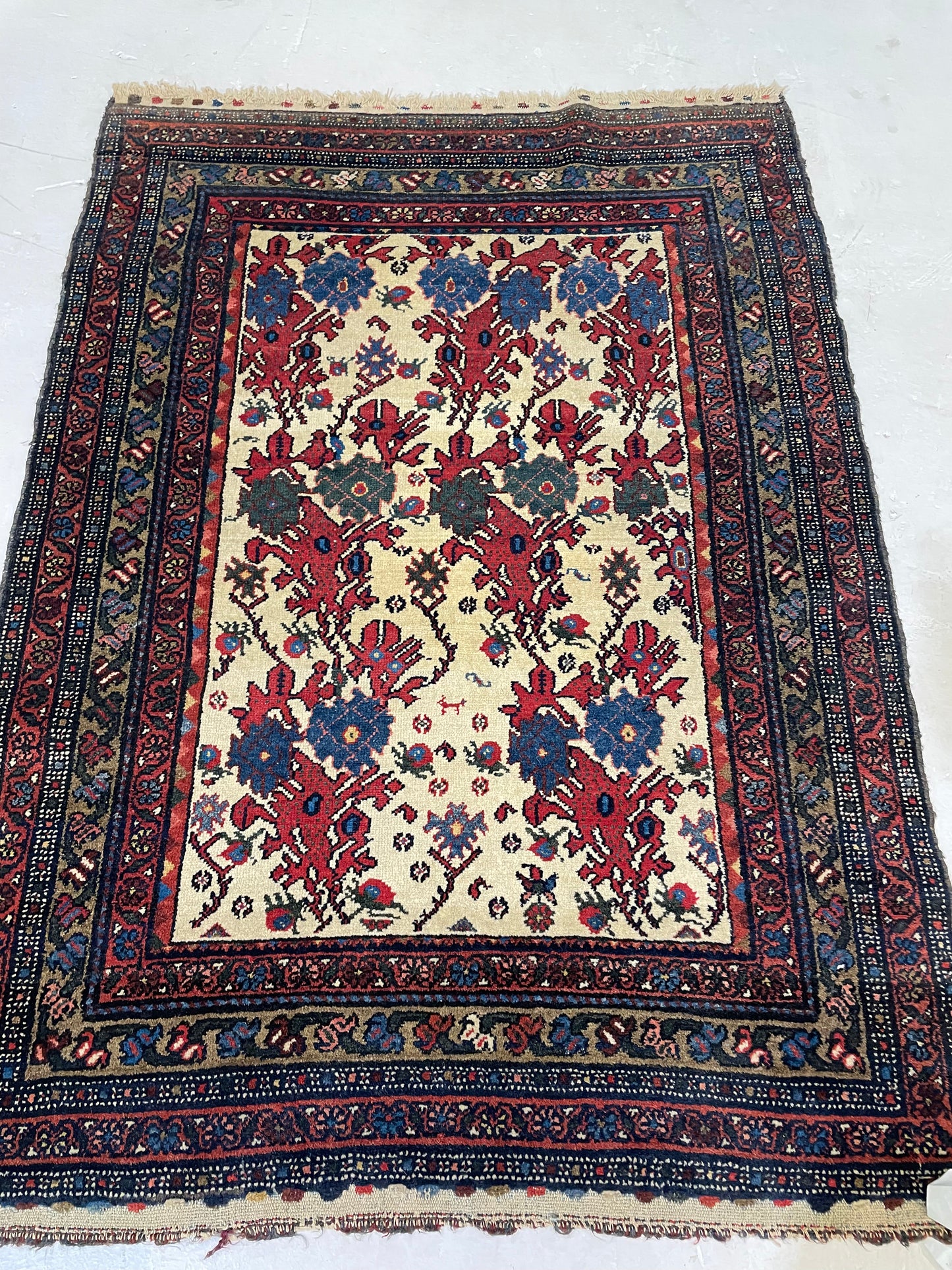 Hand-Knotted Wool Rug Farahan 3'3" x 4'6"