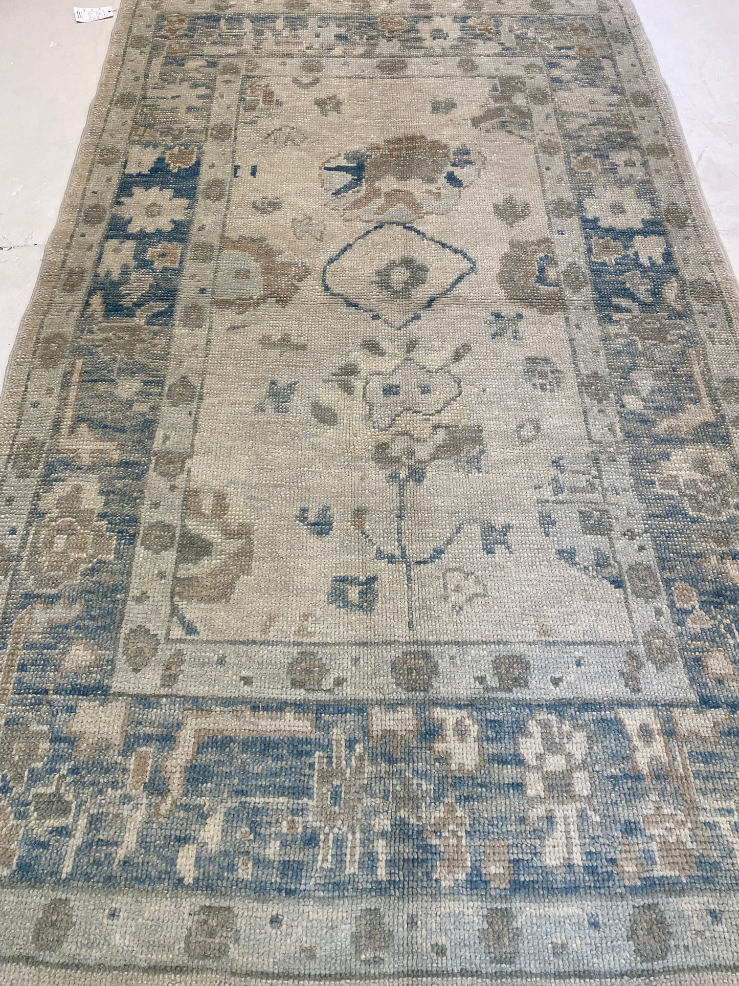 Hand-Knotted Wool Rug Turkish Oushak 4' x 6'10"