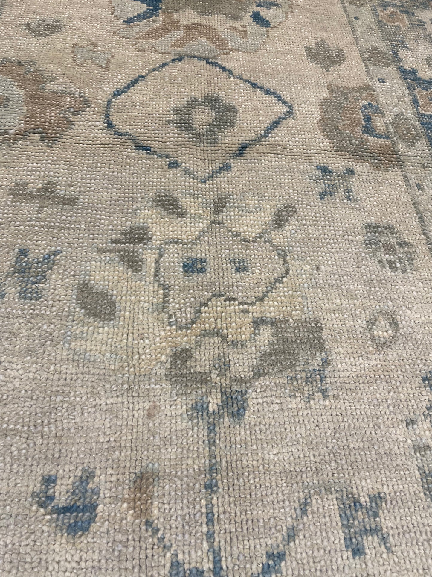 Hand-Knotted Wool Rug Turkish Oushak 4' x 6'10"