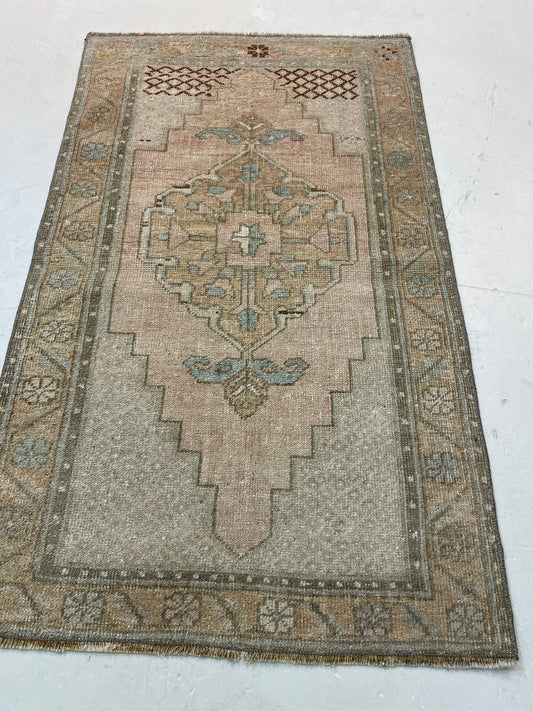 Hand-Knotted Wool Rug Turkish Oushak 2'4" x 4'