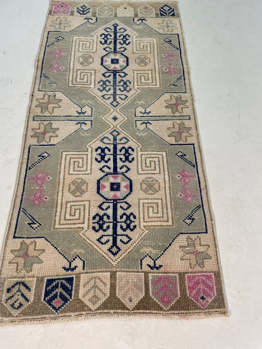 Hand-Knotted Wool Rug Turkish Oushak 1'10" x 4'