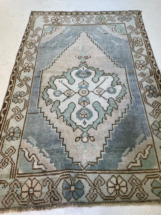 Hand-Knotted Wool Rug Turkish Oushak 2'9" x 4'1"
