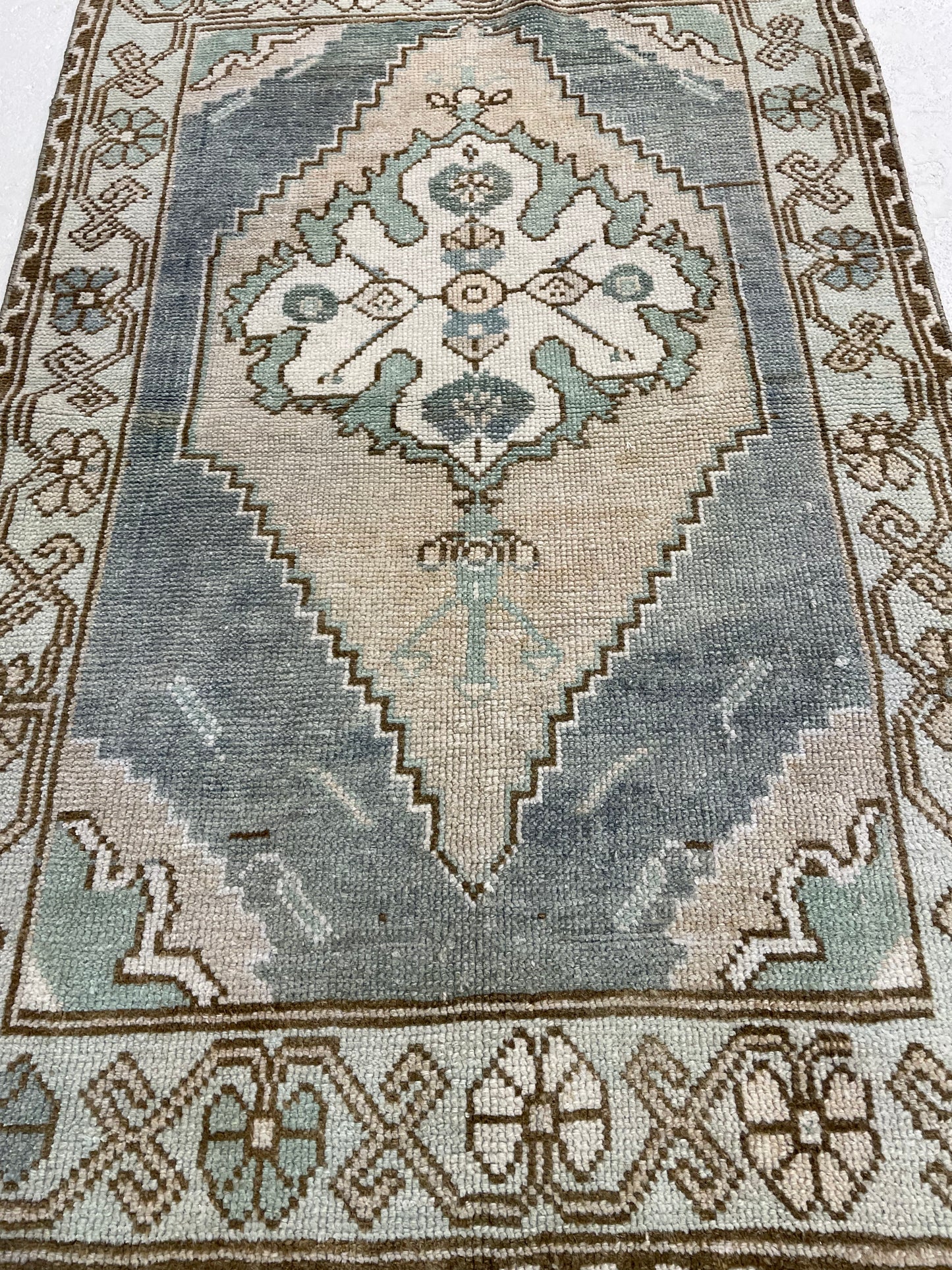 Hand-Knotted Wool Rug Turkish Oushak 2'9" x 4'1"