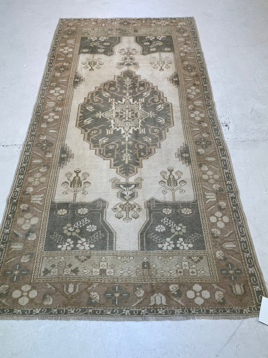 Hand-Knotted Wool Rug Turkish Oushak 3'6" x 6'9"