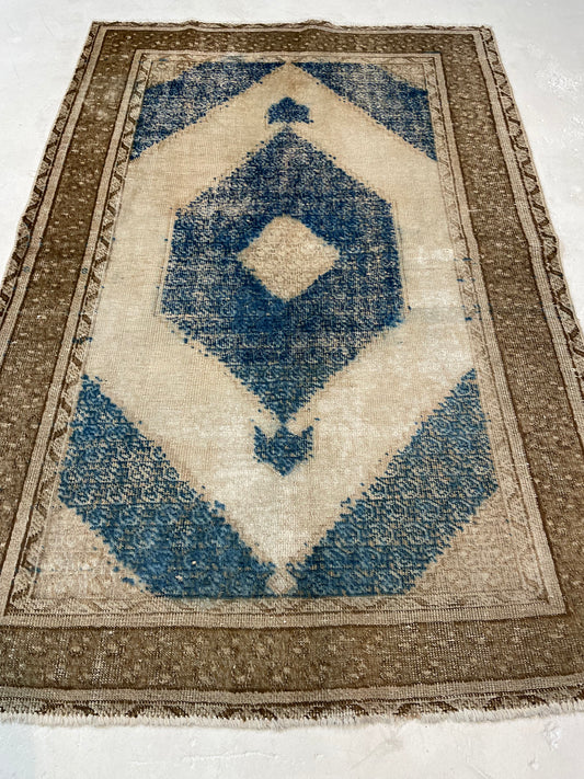 Hand-Knotted Wool Rug Turkish Oushak 3'11" x 5'9"