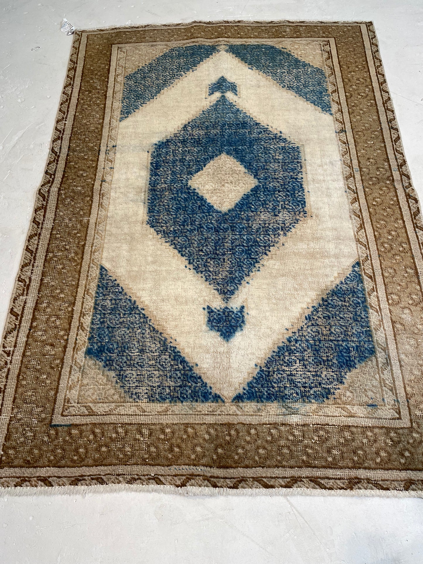 Hand-Knotted Wool Rug Turkish Oushak 3'11" x 5'9"