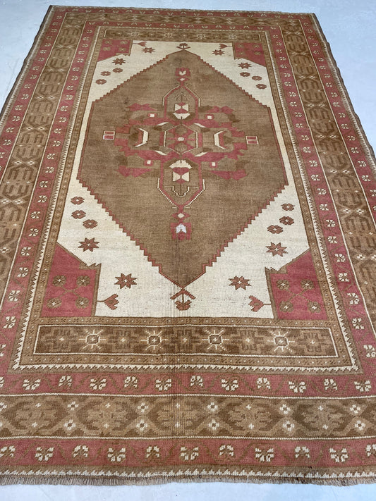 Hand-Knotted Wool Rug Turkish Oushak 5'2" x 7'11"