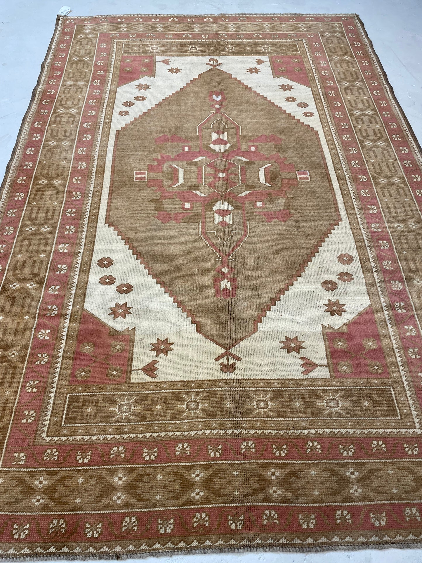 Hand-Knotted Wool Rug Turkish Oushak 5'2" x 7'11"