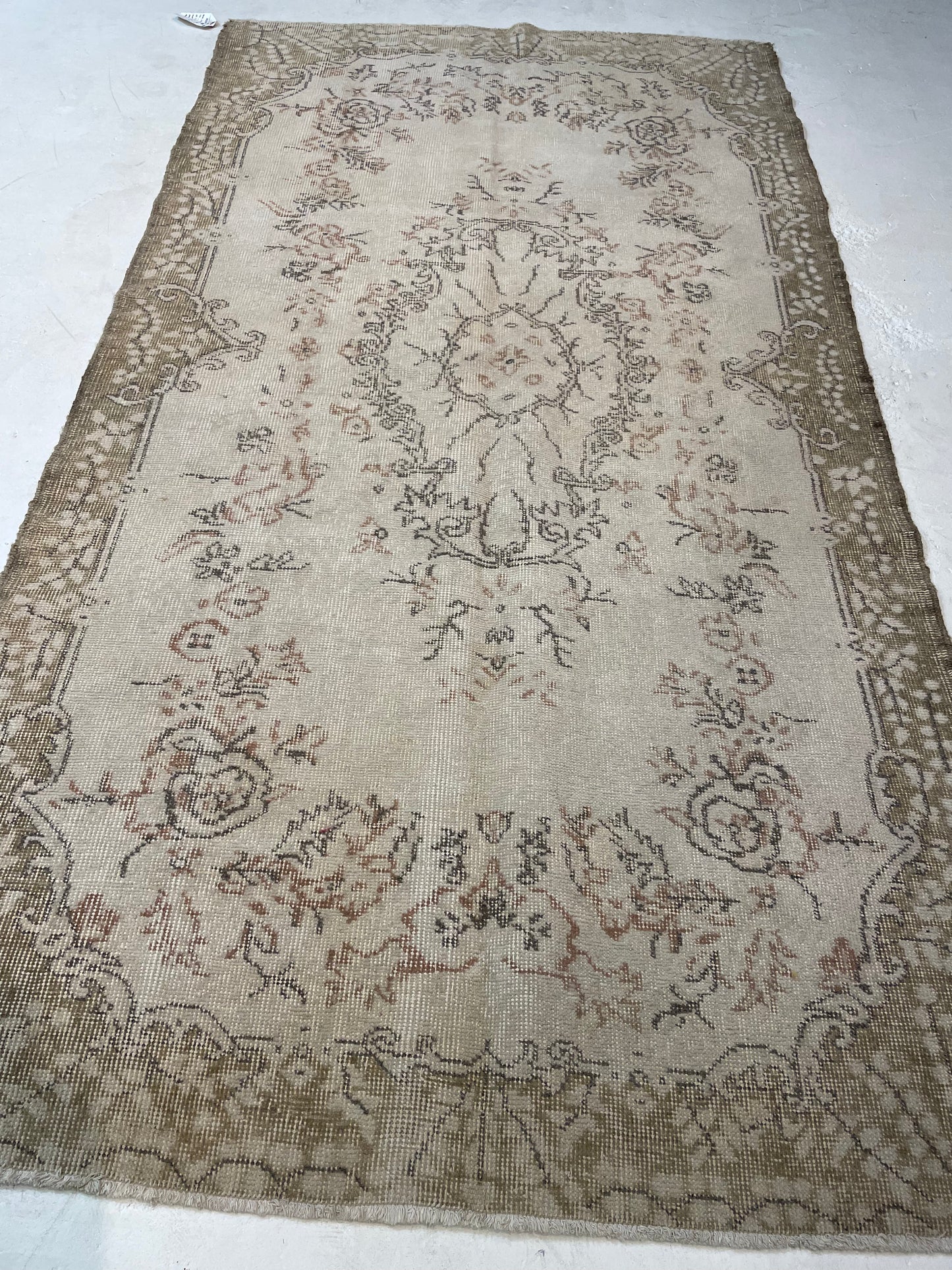 Hand-Knotted Wool Rug Turkish Oushak 3'11" x 7'5"
