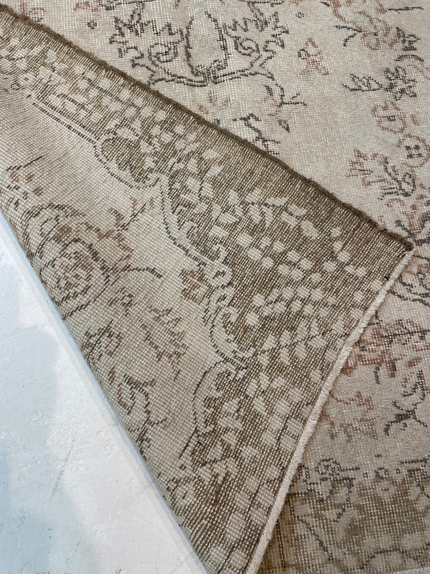 Hand-Knotted Wool Rug Turkish Oushak 3'11" x 7'5"