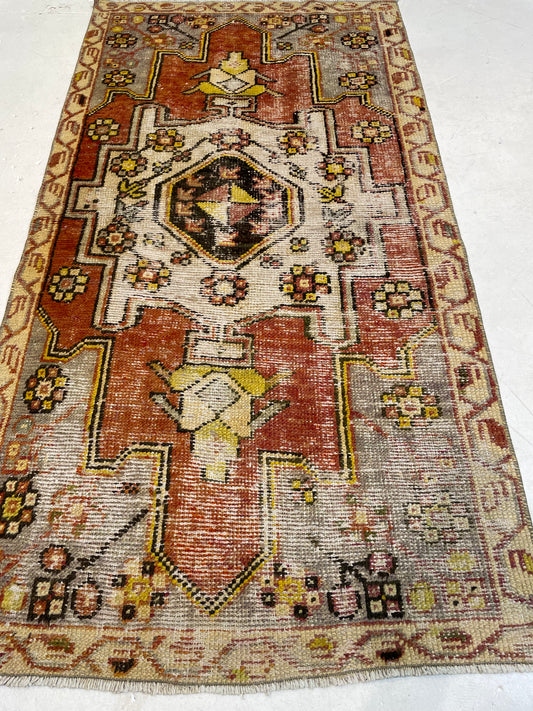Hand-Knotted Wool Rug Turkish Oushak 2'8" x 4'11"