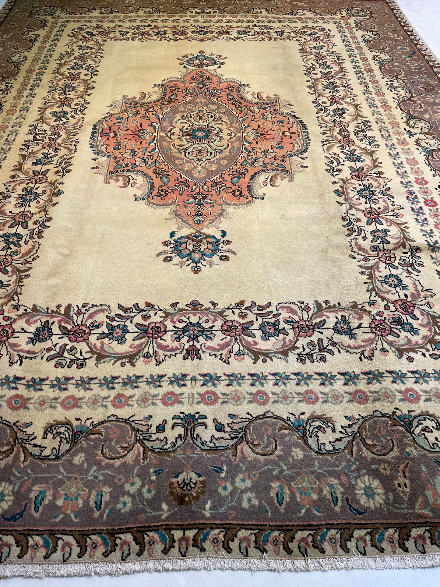 Hand-Knotted Wool Rug Tabriz 9'11" x 12'10"