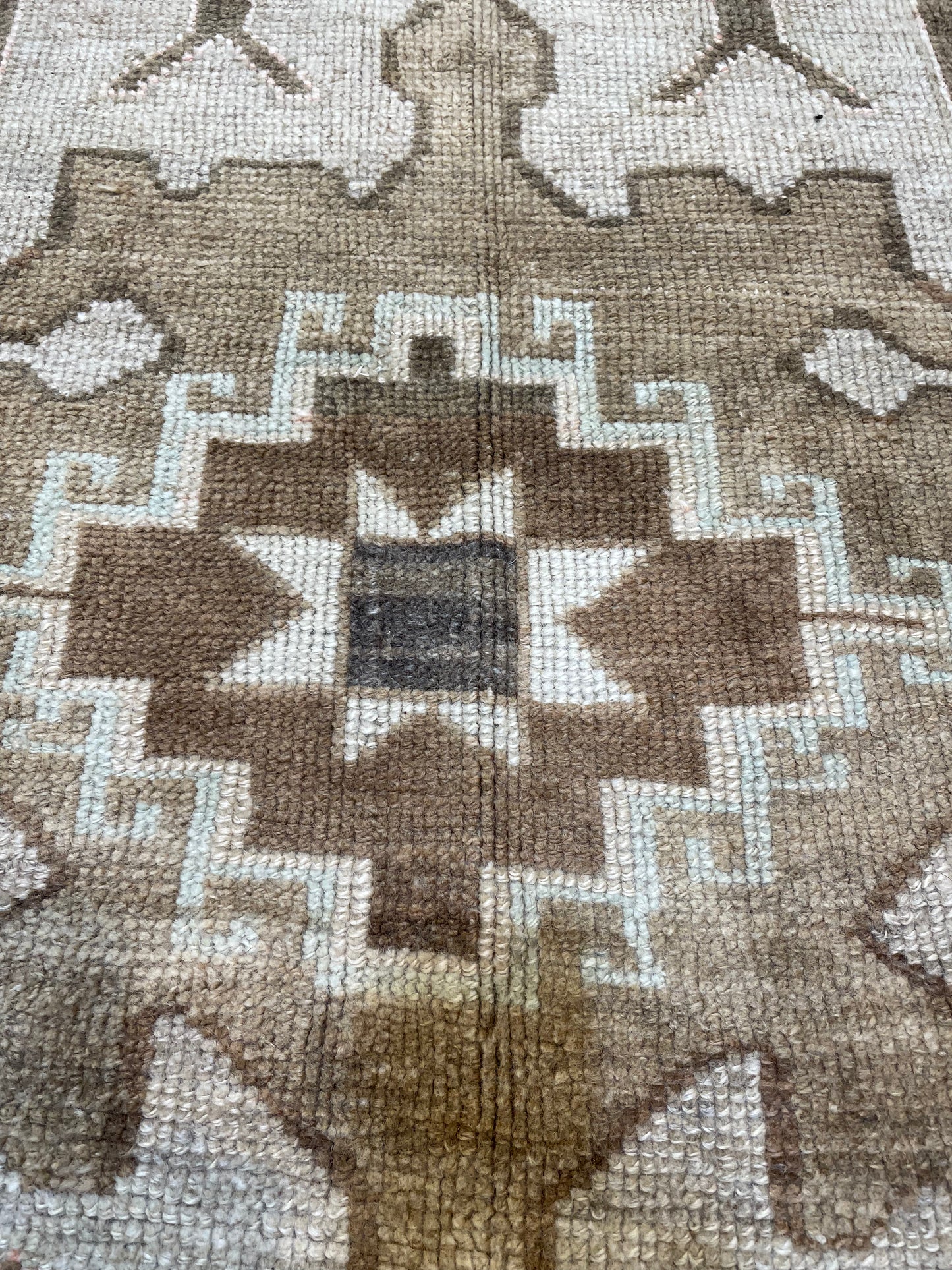 Hand-Knotted Wool Rug Turkish Oushak 6'8" x 9'5"