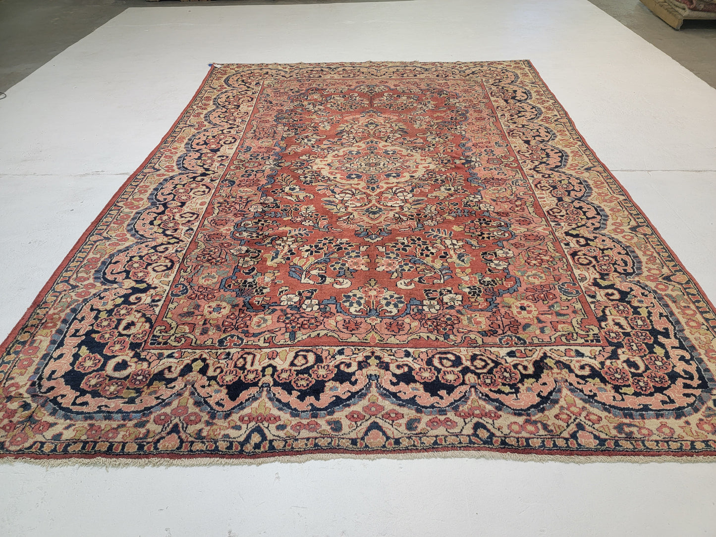 Hand-Knotted Wool Rug Mahal Medallion 8'8" x 11'2"