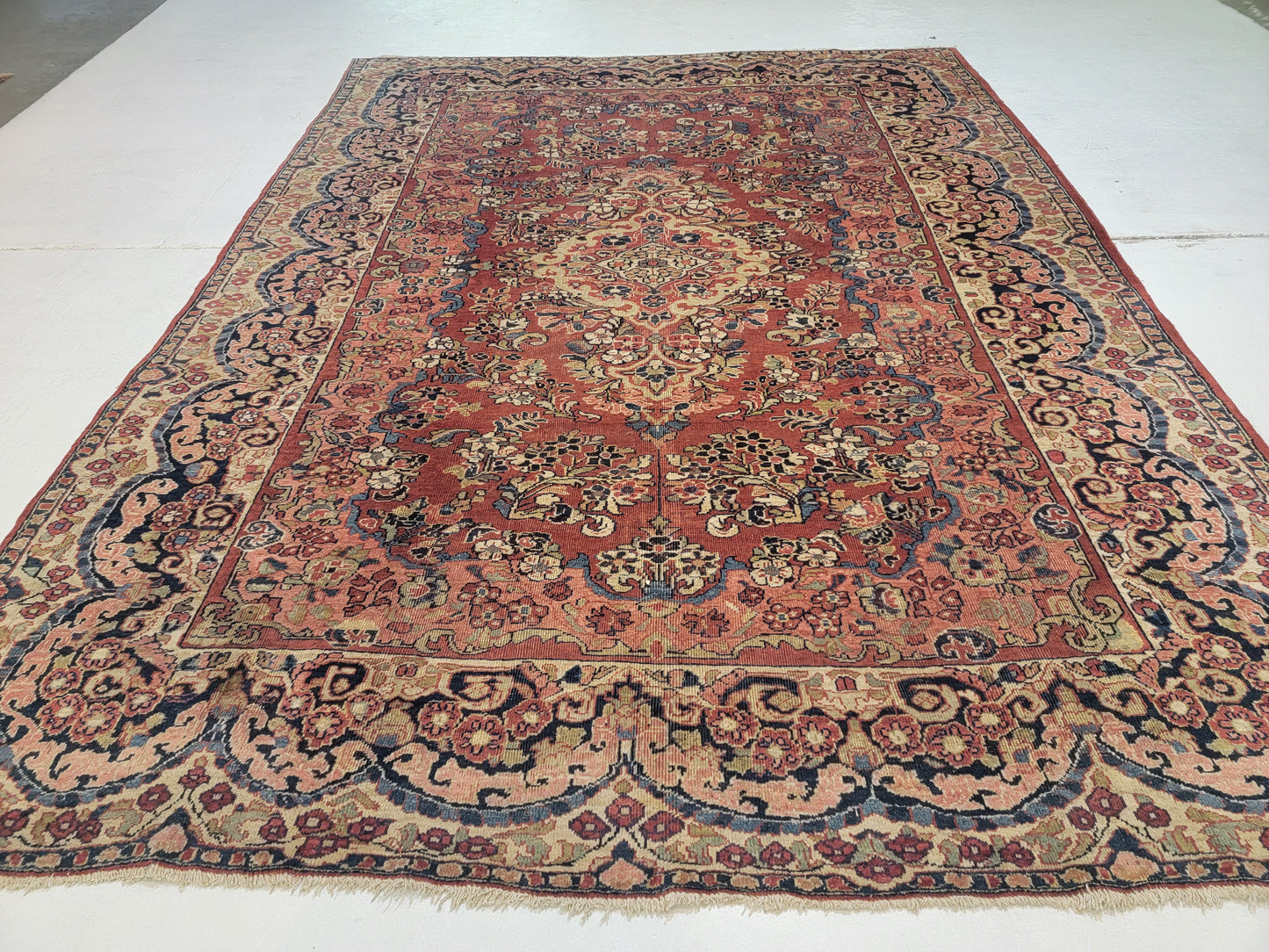 Hand-Knotted Wool Rug Mahal Medallion 8'8" x 11'2"