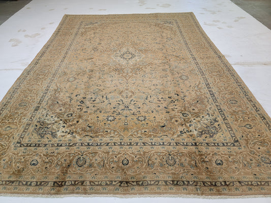 Hand-Knotted Wool Rug Persian Kashan Medallion 9'4" x 12'11"