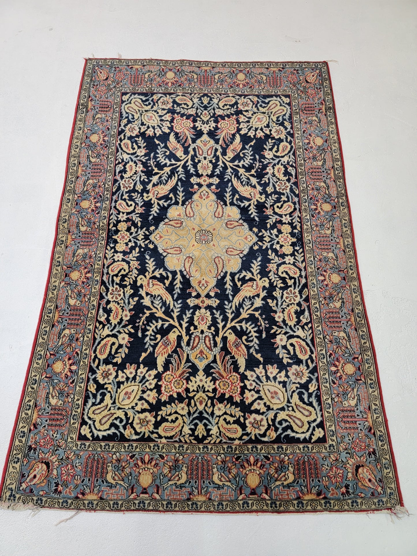 Hand-Knotted Wool Rug Qum 3'5" x 5'5" Medallion