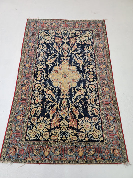 Hand-Knotted Wool Rug Qum 3'5" x 5'5" Medallion