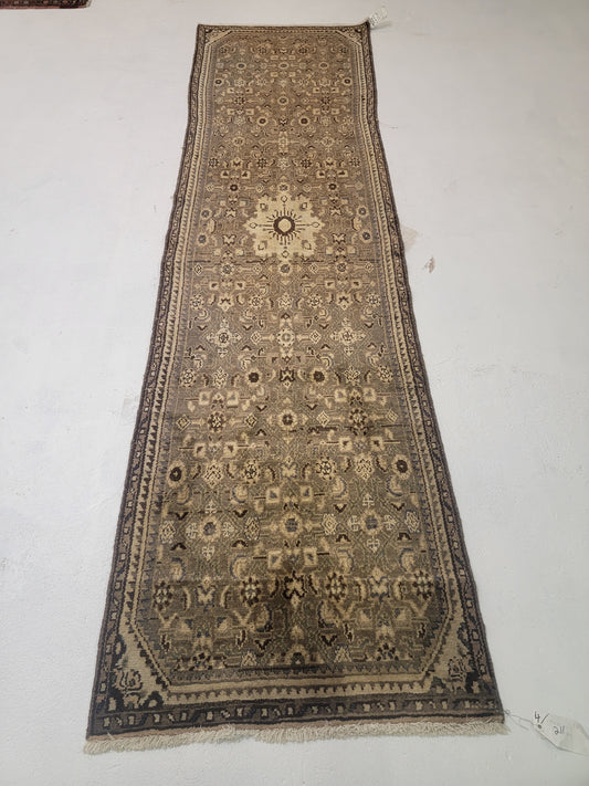 Hand-Knotted Wool Runner Mahal 2'6" x 9'4"