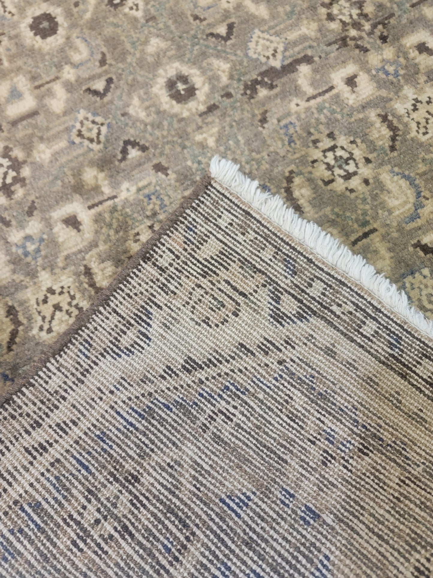 Hand-Knotted Wool Runner Mahal 2'6" x 9'4"
