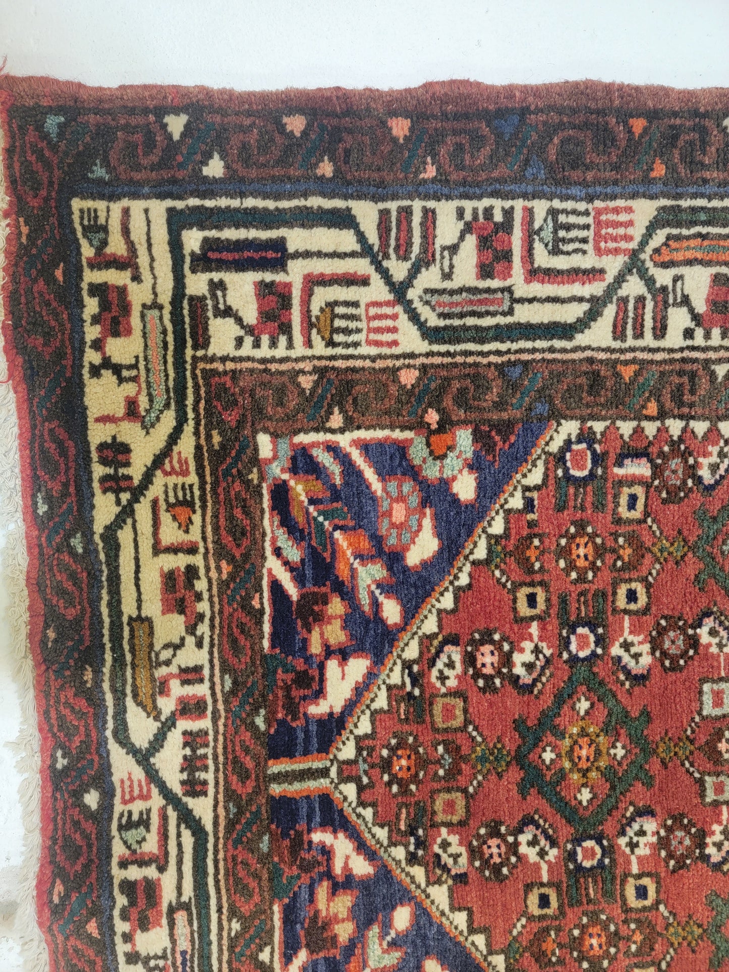 Hand-Knotted Wool Gallery Size Hosseinabad 2'7" x 9'6"
