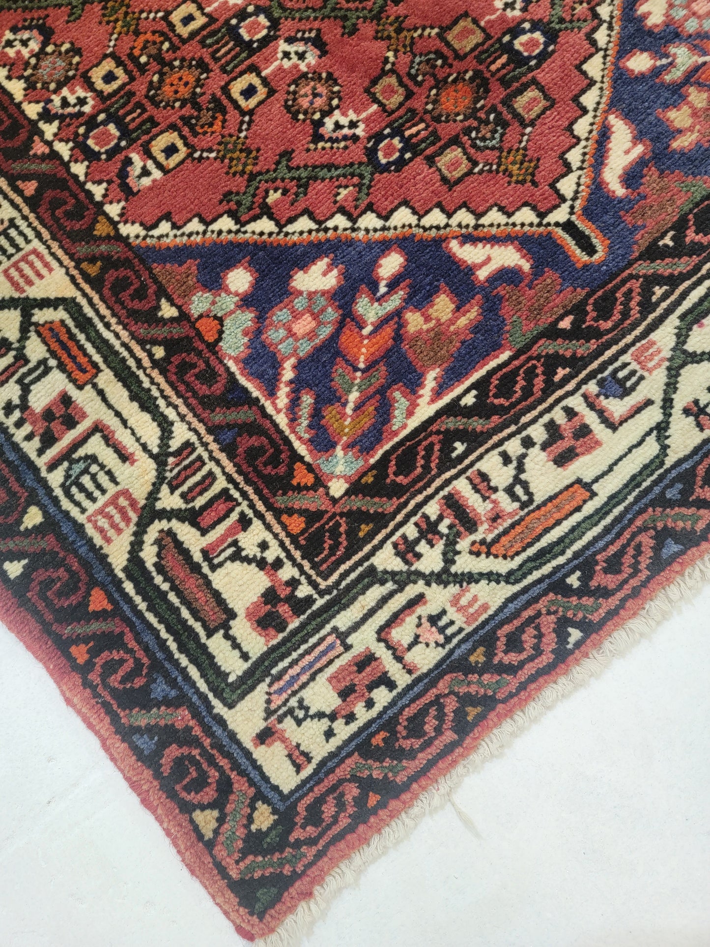 Hand-Knotted Wool Gallery Size Hosseinabad 2'7" x 9'6"
