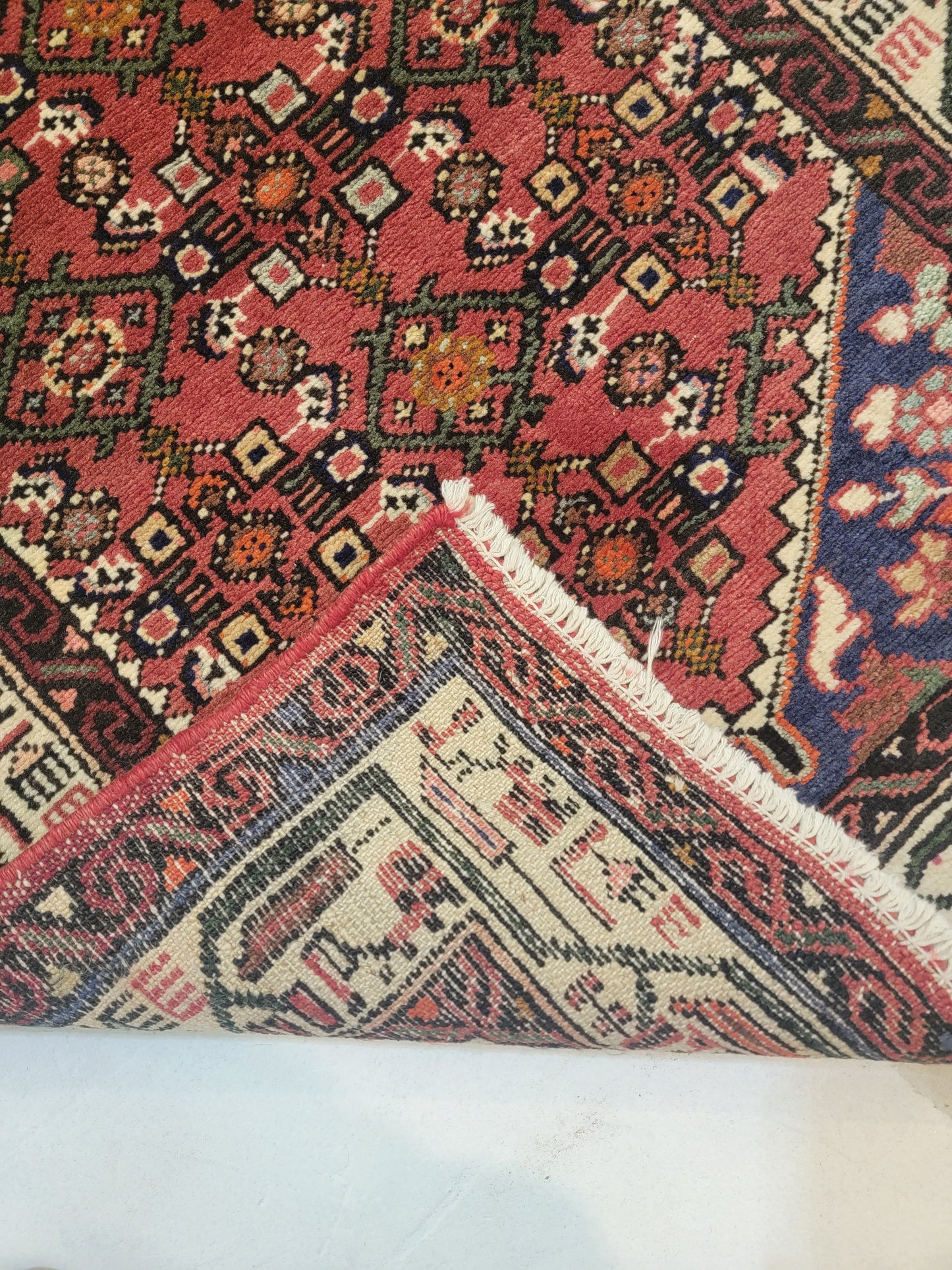 Hand-Knotted Wool Gallery Size Hosseinabad 2'7" x 9'6"