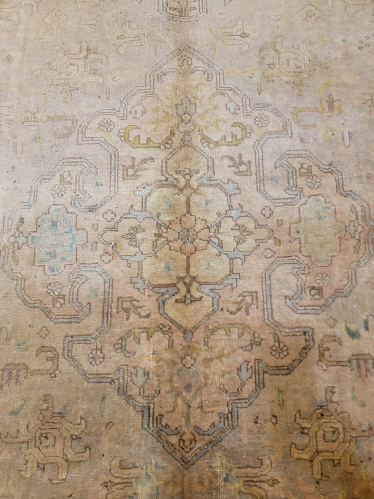 Hand-Knotted Wool Rug Tabriz 6'9" x 9'7"