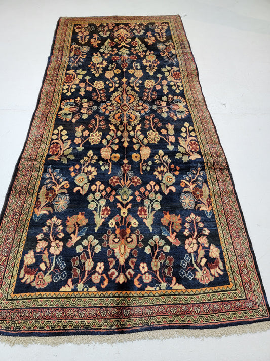 Hand-Knotted Wool Gallery Size Arak 4'6" x 9'10"