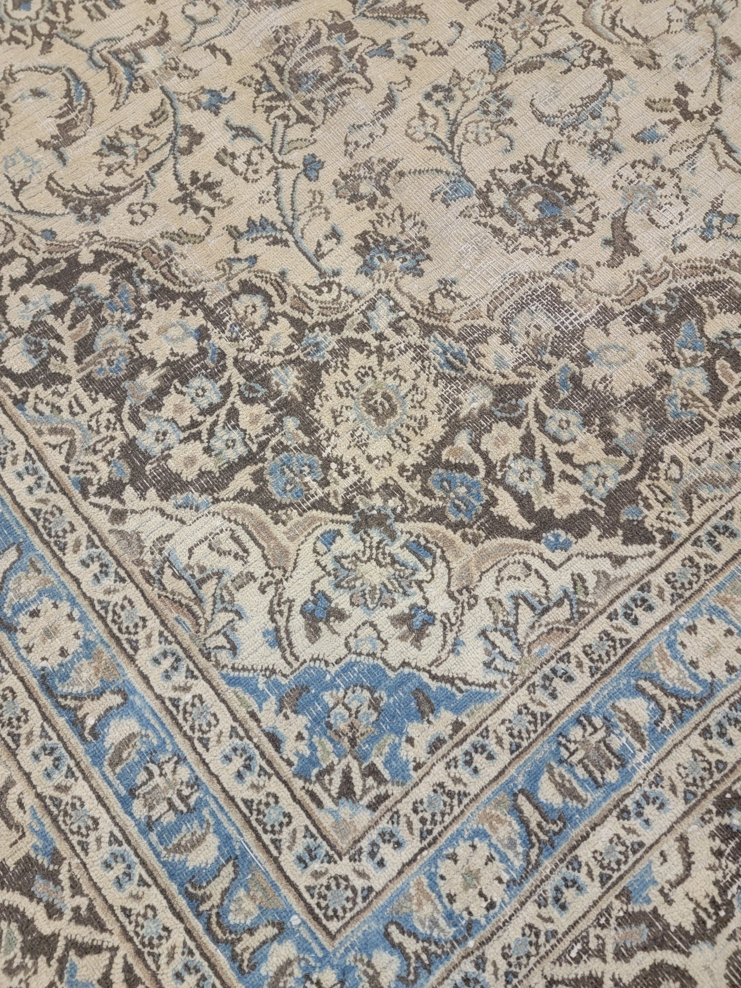 Hand-Knotted Wool Rug Kashan 9'10 x 12'11"