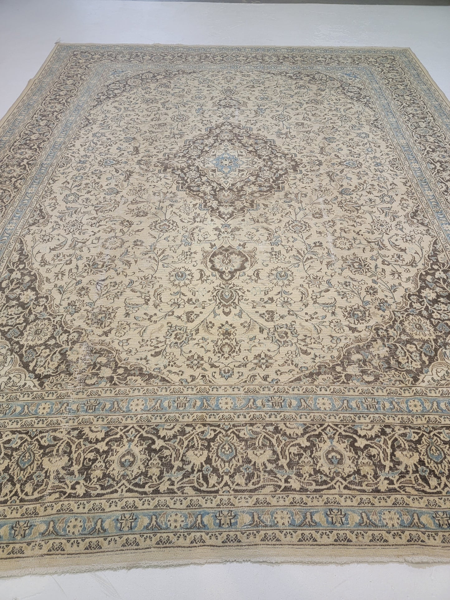 Hand-Knotted Wool Rug Kashan 9'10 x 12'11"